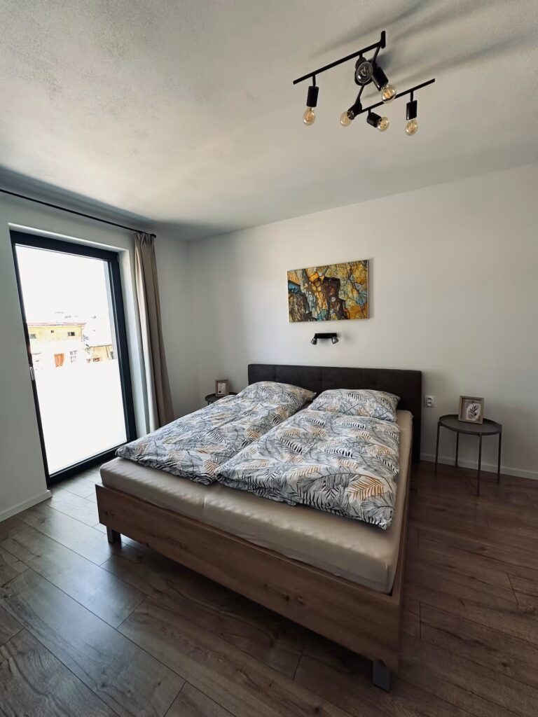 71b8cf0c-677c-454b-b395-bca78c28ca2f