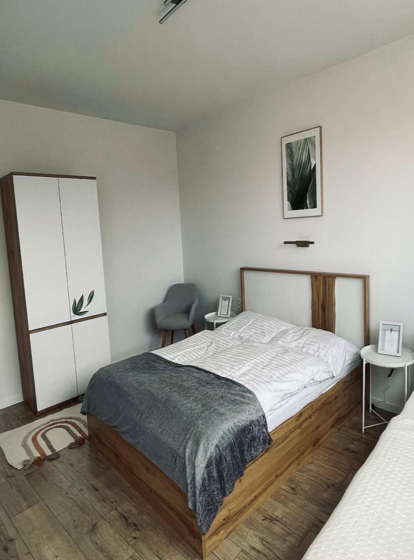 7_fb9919d9-ac4e-4461-8d16-9c62b35254bd