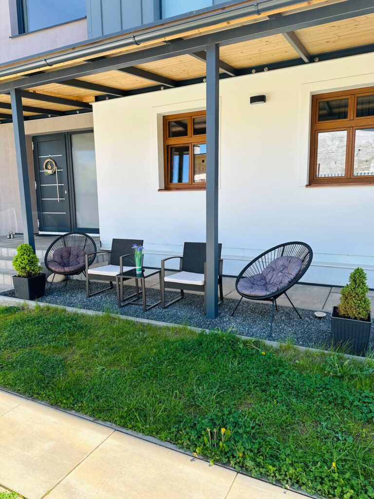 8b17bfba-059e-4547-9005-a58a529244fb